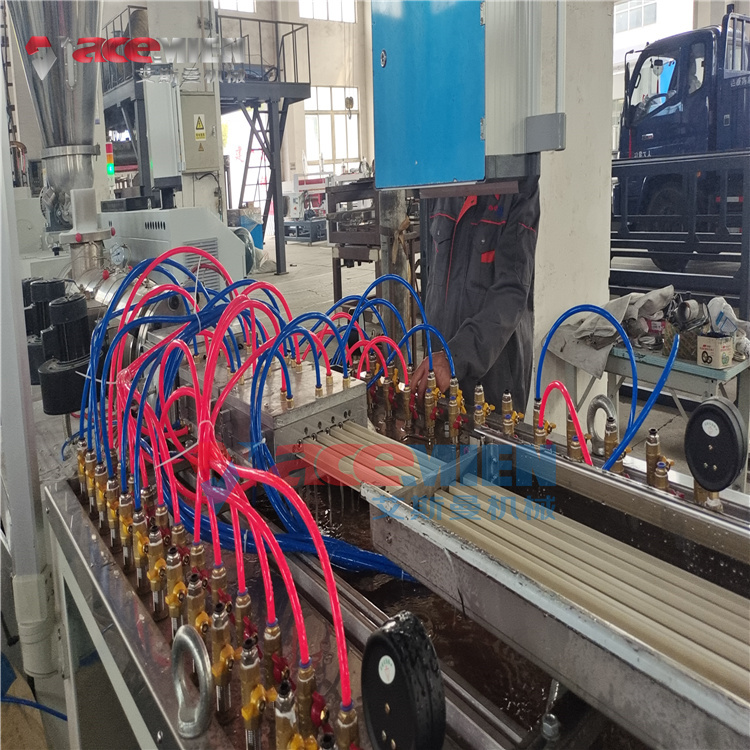 PVC生态木长城板生产线 PLC触摸屏控制 艾成机械