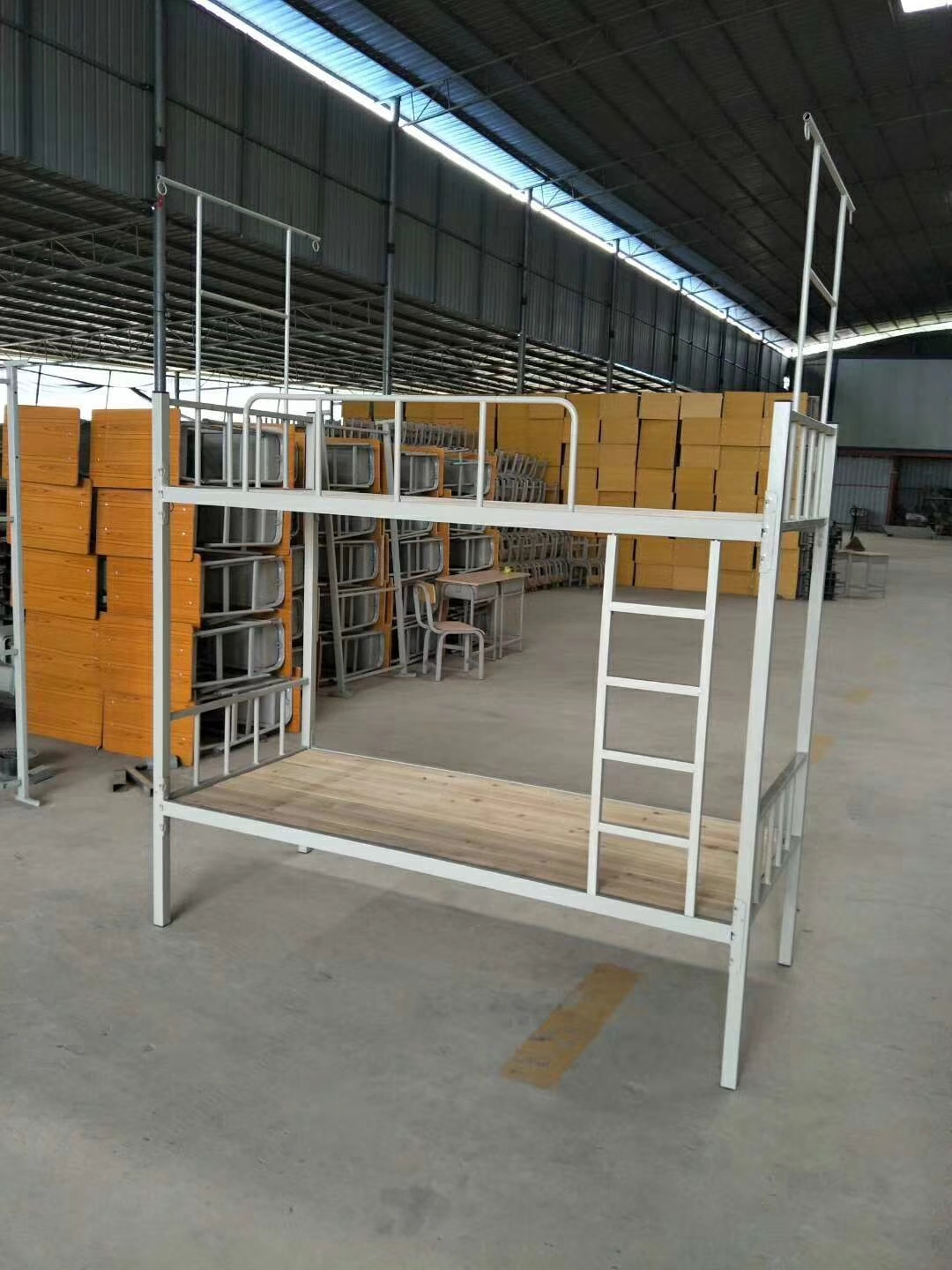 广西柳州铁架床 实木双人床 单人铁架床多少钱一张