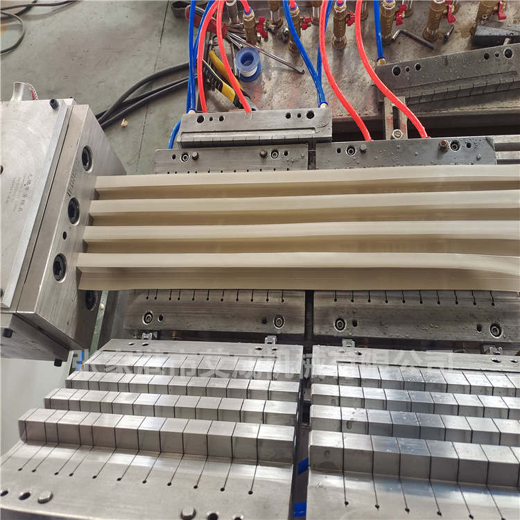 PLC触摸屏控制 PVC板材生产设备