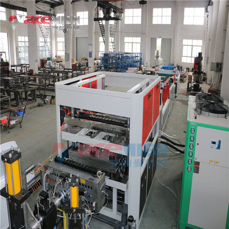 艾斯曼机械 厂家技术支持 贵州中空塑料建筑模板设备生产线