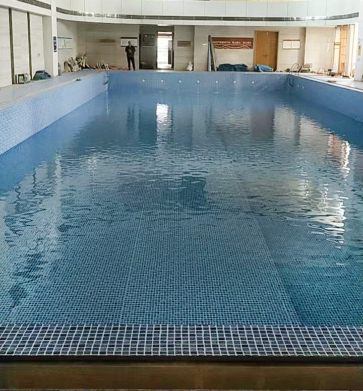 泳池翻新改造 泳池防水装饰胶膜铺设 专业泳池厂家