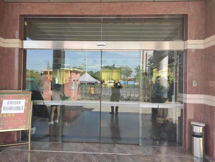 汕头安装玻璃感应门酒店自动玻璃门