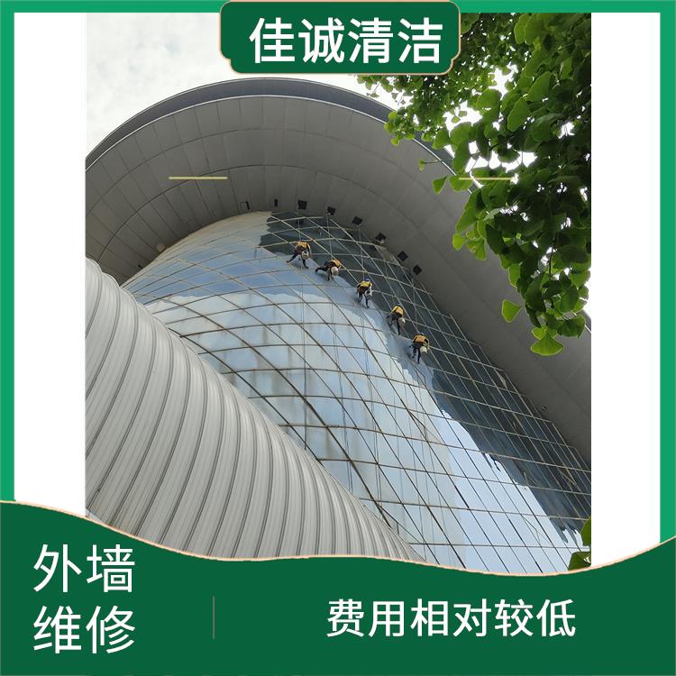 延庆区建筑物外墙打胶 费用相对较低 需要考虑周围环境的安全