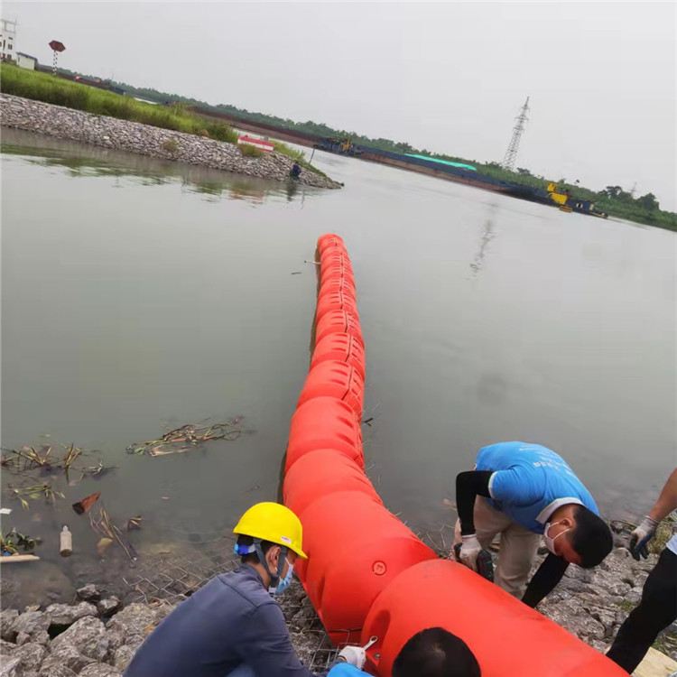 柏泰滚塑制品 乡镇河道拦污浮排制作应用 内河湖泊
