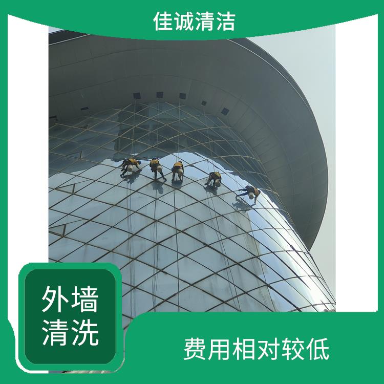 酒店幕墙清洗 减少长期维修的费用 拥有多种高空作业设备