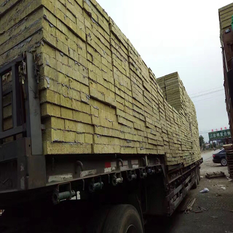 临沧岩棉板生产厂家 结构稳定 便于搬运和安装