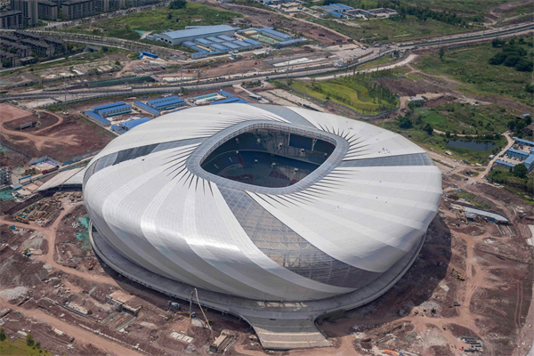 重庆龙兴足球场项目建设