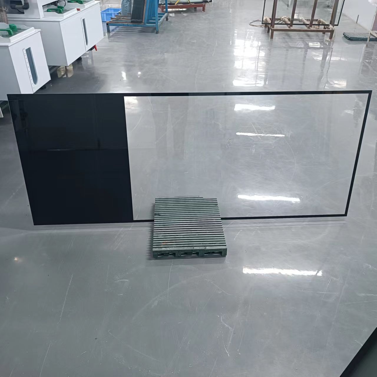 惠州锐视厂家定制电梯电视广告屏玻璃 广告机钢化玻璃