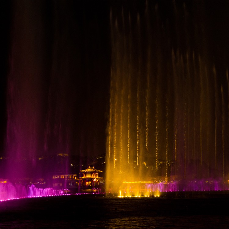 湖南益阳音乐喷泉设备厂家-博驰环境公司,湖面音乐喷泉