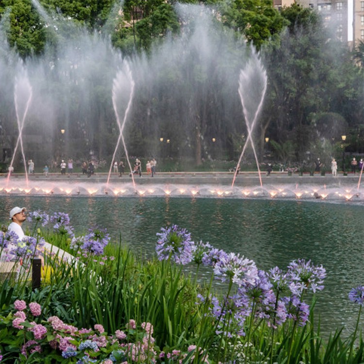 云南保山音乐喷泉维修-博驰环境公司,湖面音乐喷泉