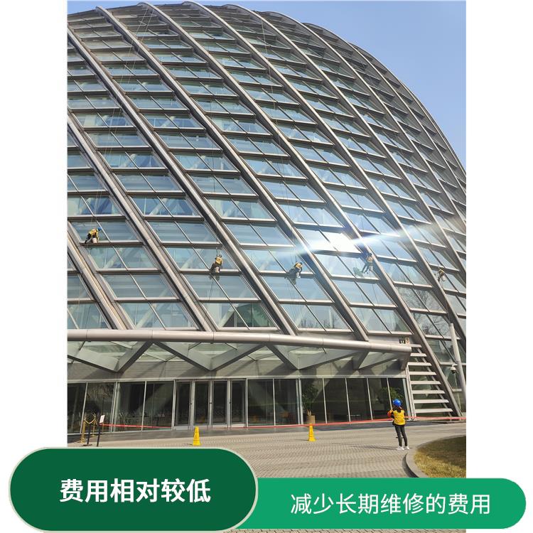 昌平区写字楼外墙清洗服务 费用相对较低 拥有多种高空作业设备