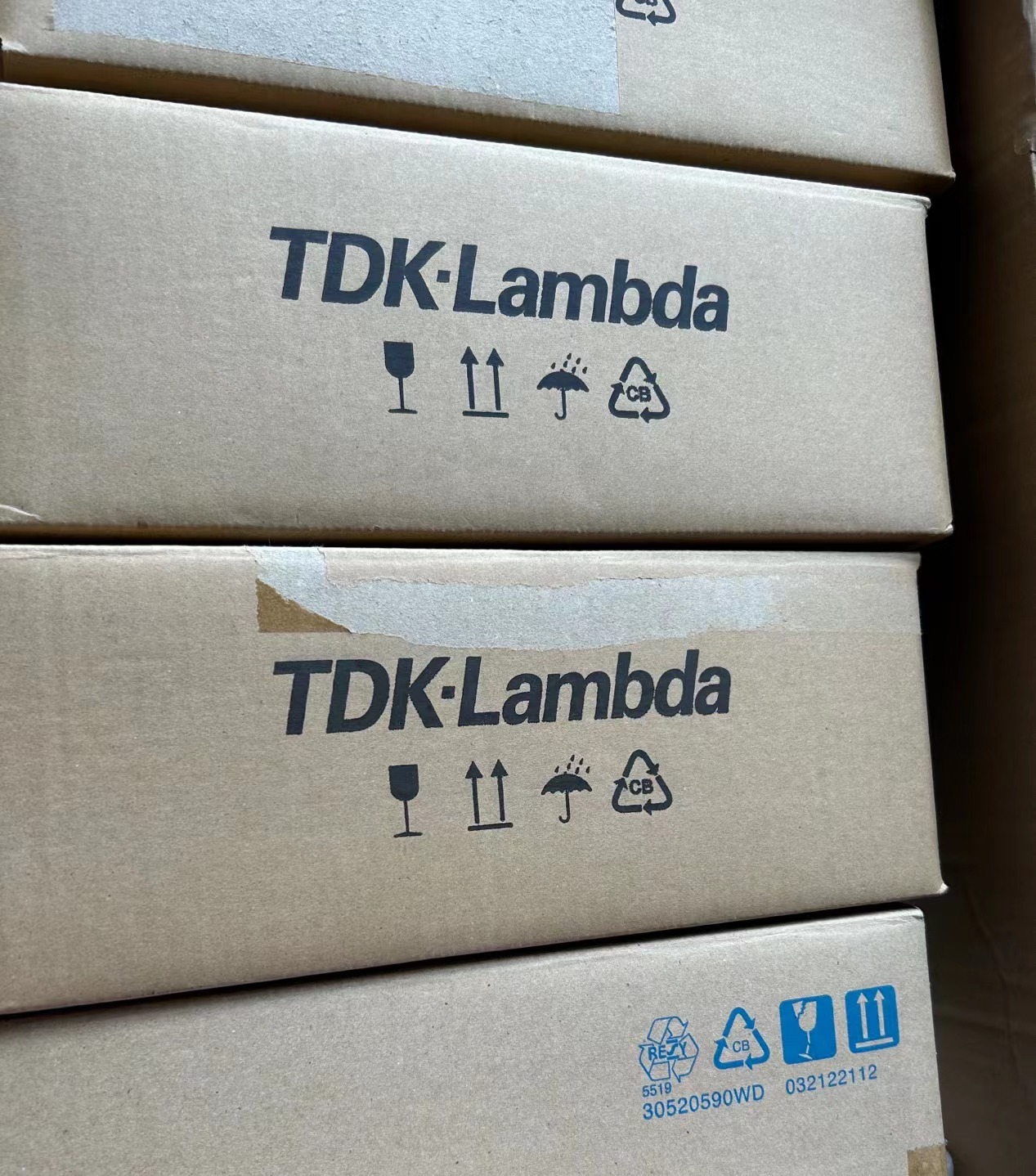 TDK-LAMBDA模块PAF750C280-12 CUS600M-24/EF CUS600M-12/EF PAF600F24-12/T