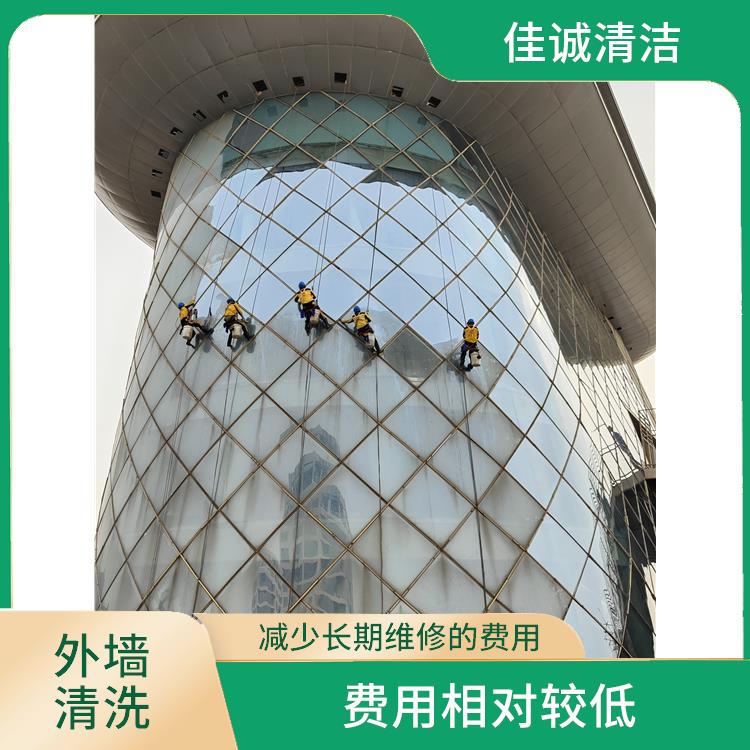 玻璃外墙清洗 减少长期维修的费用 拥有多种高空作业设备
