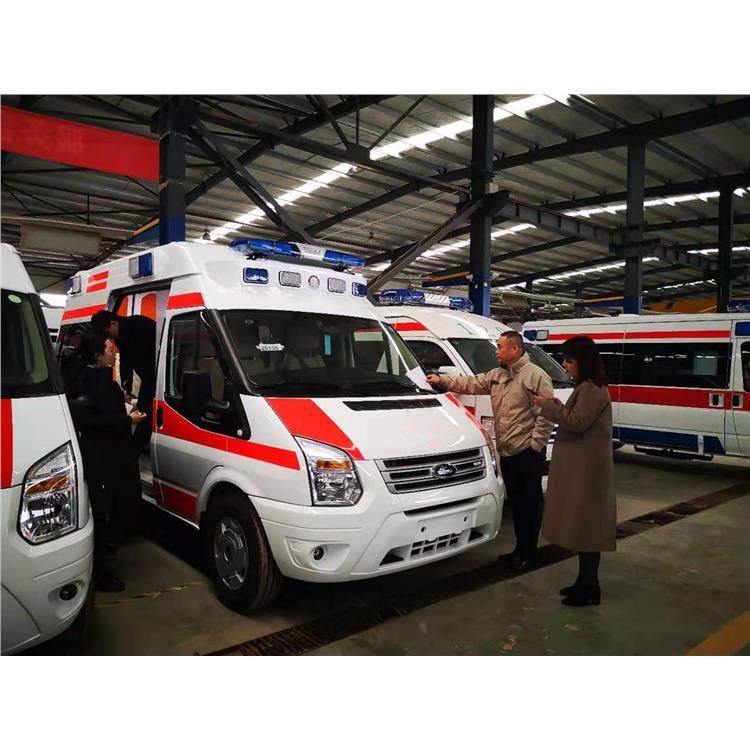 东方长途救护车出租公司 服务周到 能使病患快速转移