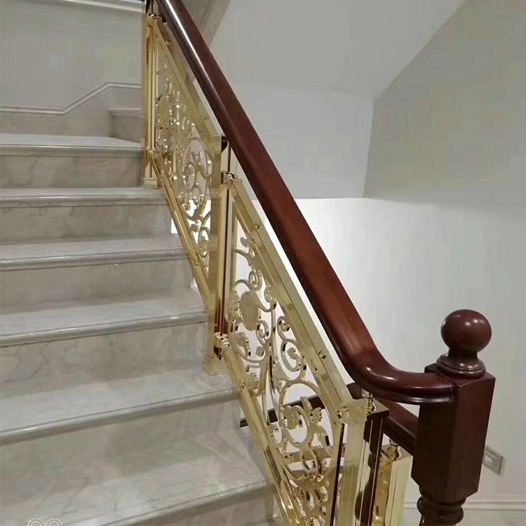 米 泉订做铝板立柱雕花楼梯护栏打造更华丽的别墅环境