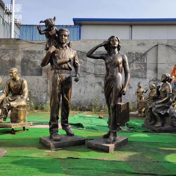 一家人铜雕展示生产商 步行街展示供应 精选景观小品一家人铜雕
