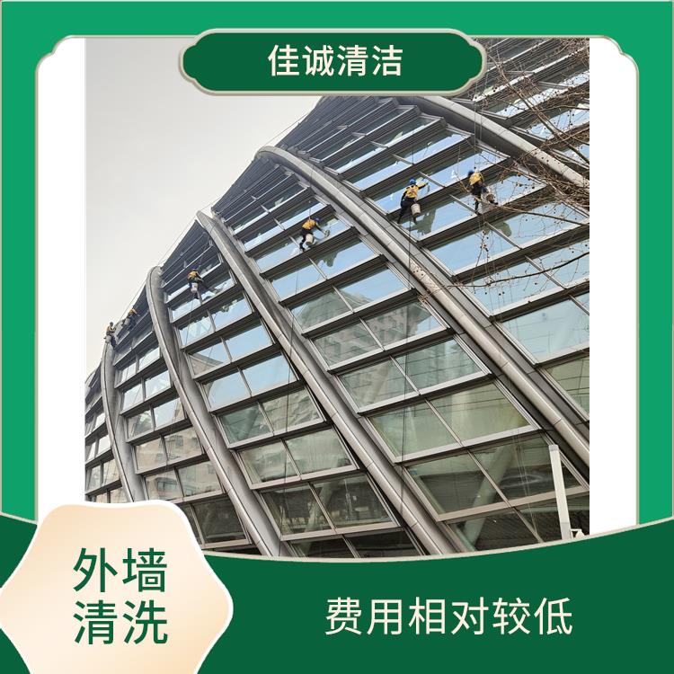 外墙玻璃窗清洗 费用相对较低 可以快速清洗大面积外墙