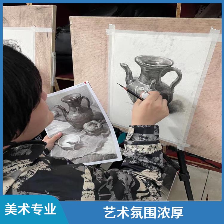 武汉美术职业高中招生平台 学习气氛浓烈 专业性强