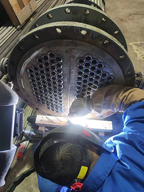 蒙乃尔400冷凝器腐蚀修理及列管更换