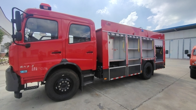 豪沃6吨水罐消防车,泡沫消防车,重汽消防车