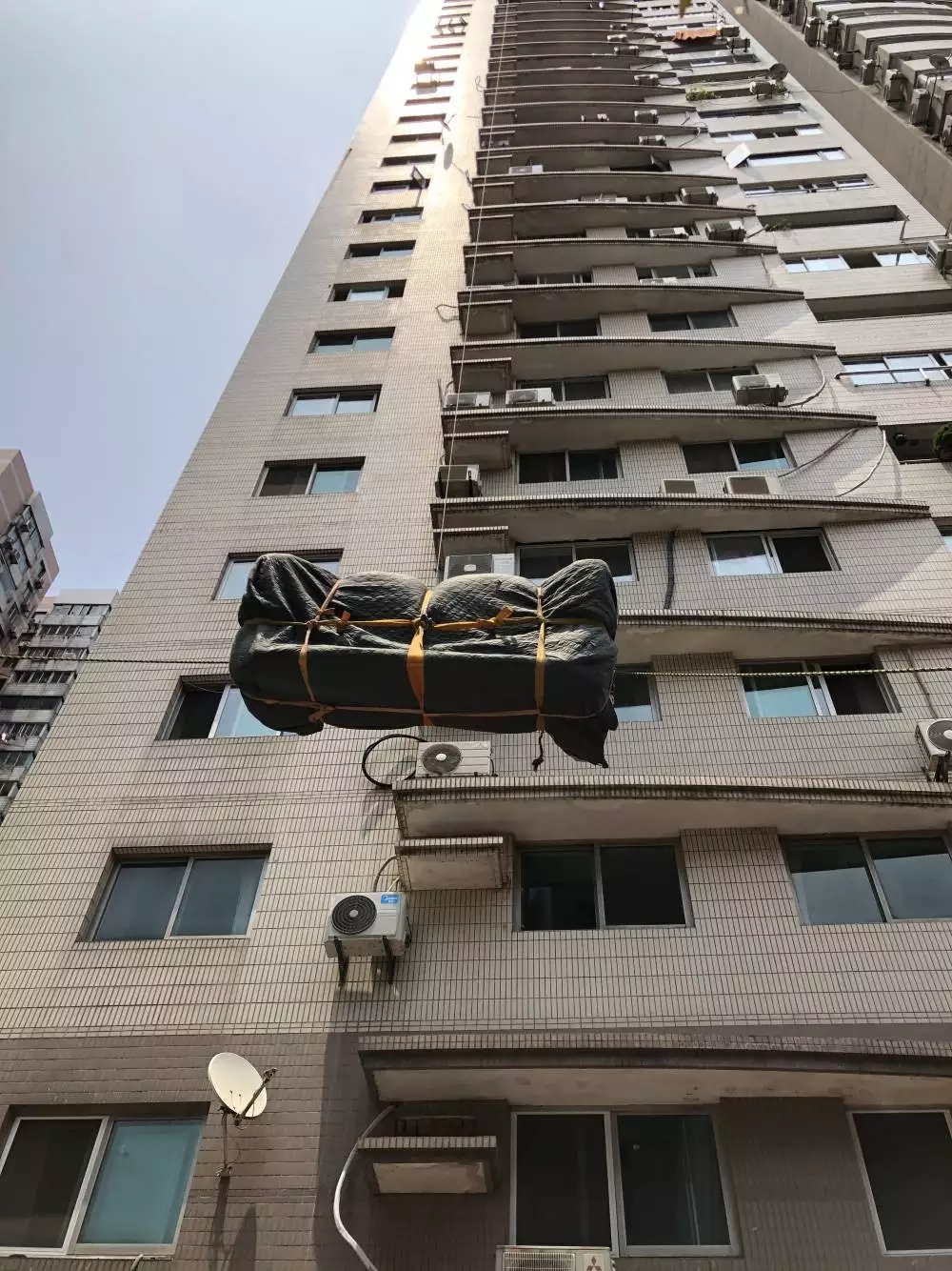 上海设备吊装 上海吊装设备 设备吊上楼 吊设备上楼