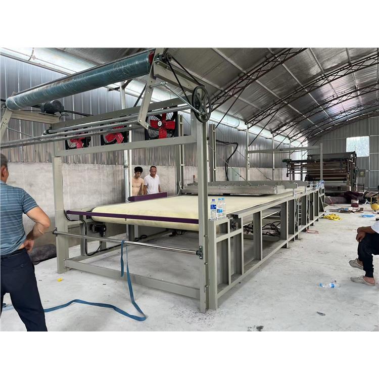 连云港地毯压花机生产厂家 运行可靠 提高生产效率 毛毯压花机