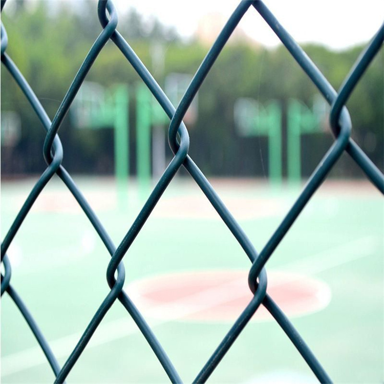 镀锌球场护栏|操场菱形孔围栏|体育场包塑勾花