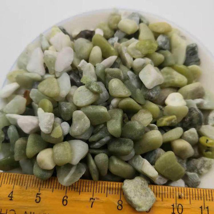 现货 翡翠绿洗米石水磨石地坪石子6-9毫米绿色砾石