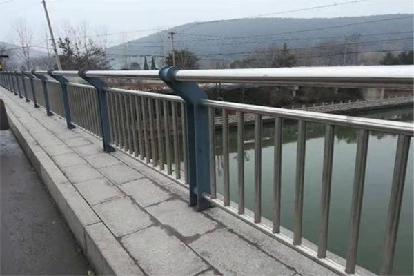 胤发护栏厂桥梁不锈钢防撞护栏特性