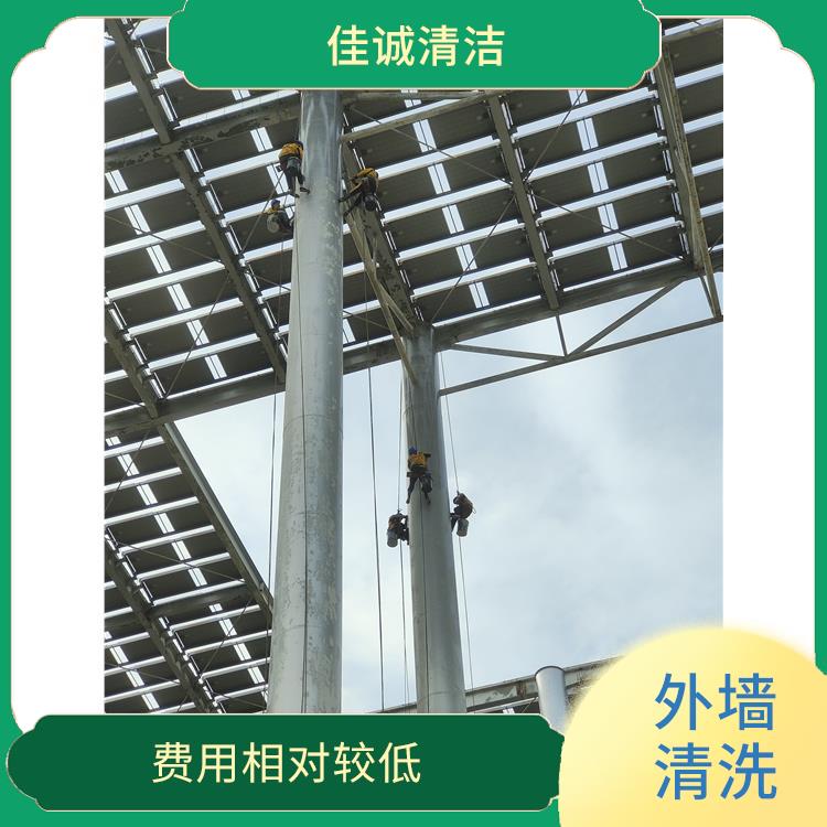 海淀区外墙条砖清洗服务 费用相对较低 拥有多种高空作业设备