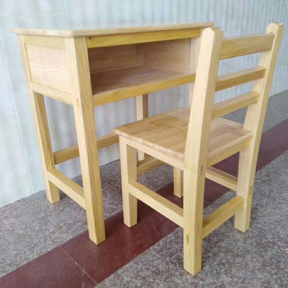 批发供应南宁江南学生课桌椅供应商,木质课桌椅款式