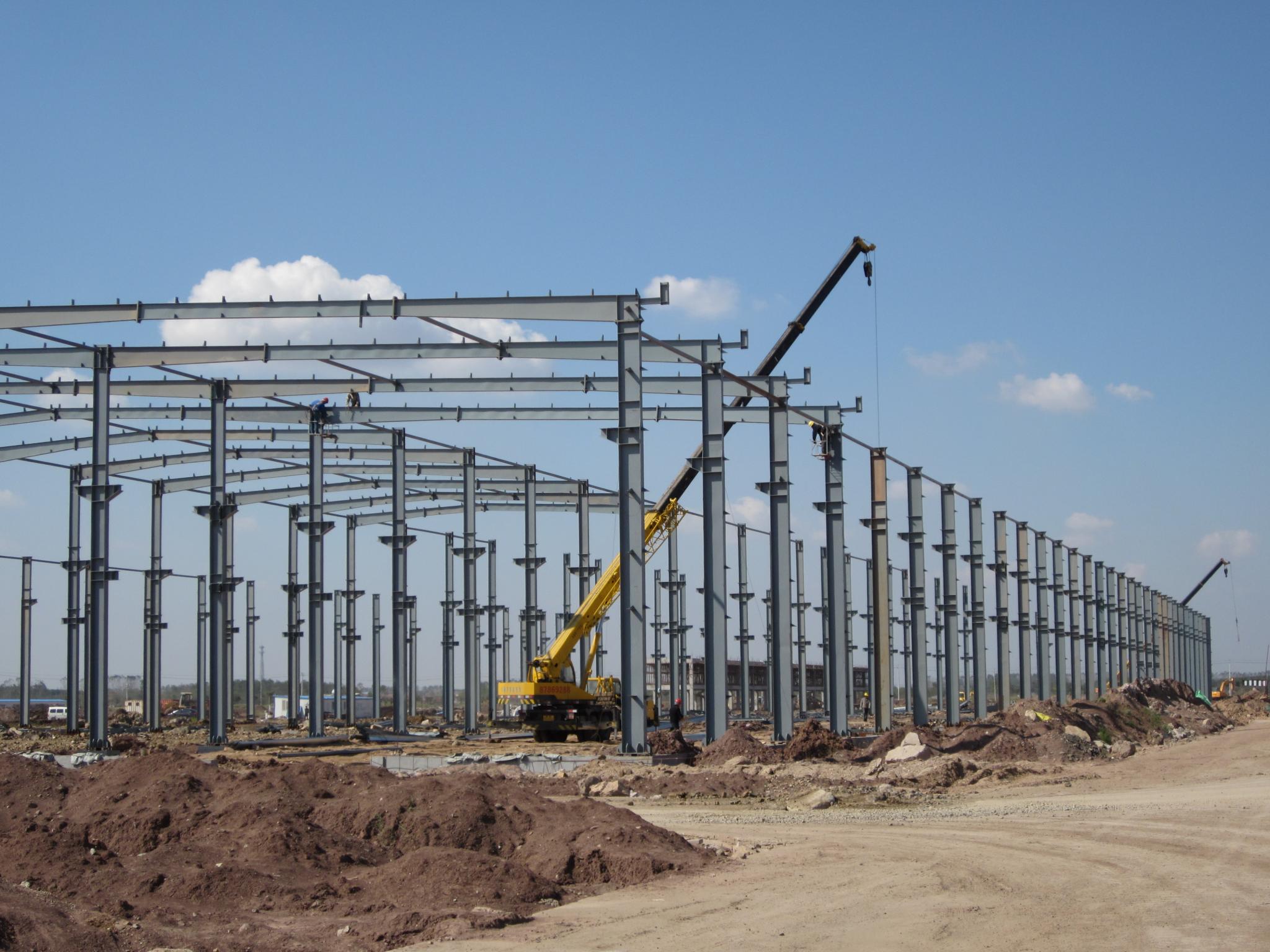 大跨度重型钢结构网架整体提升方案设计