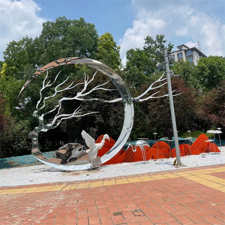 不锈钢抽象月亮雕塑 镜面圆环雕塑房地产公园广场水景摆件 永景园林