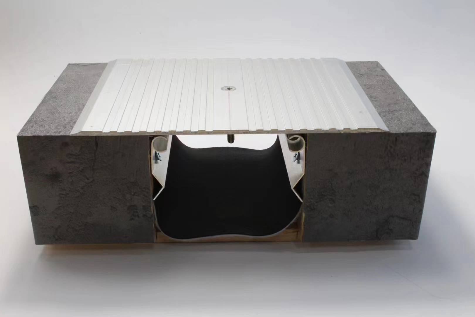 河南海达变形缝地面金属抗震变形缝装置供应商