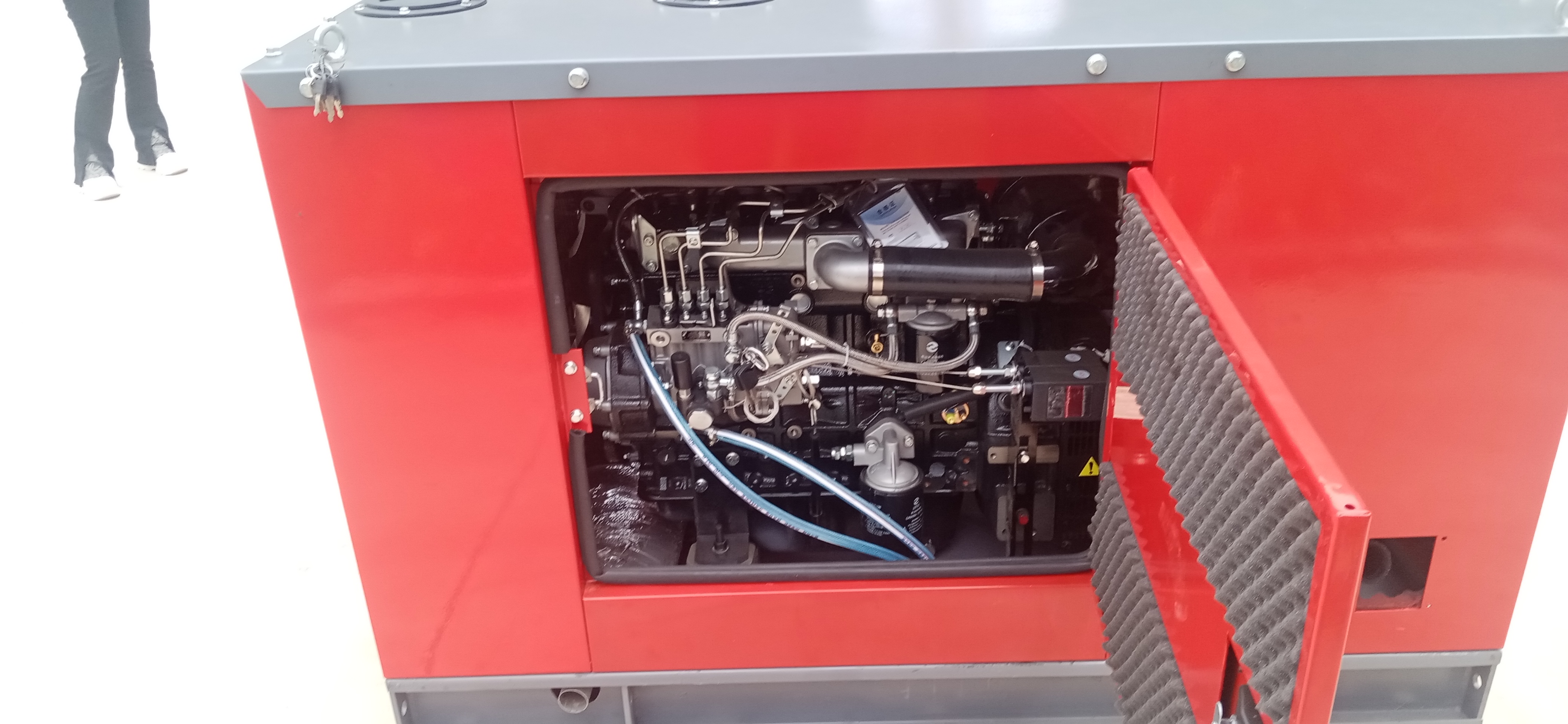 25kw柴油发电机自带减震模块机组特点