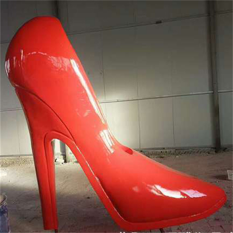 大型鞋子雕塑定制,玻璃钢红色高跟鞋模型道具