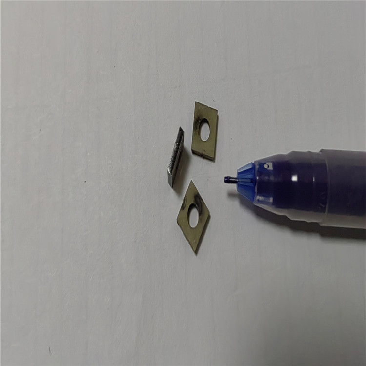 天津氮化铝陶瓷钻孔加工碳化硅十字孔/菱形孔激光加工