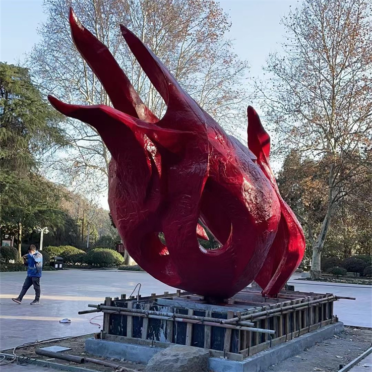 红色火焰雕塑 玻璃钢火炬雕塑定制大型广场景观摆件 永景园林