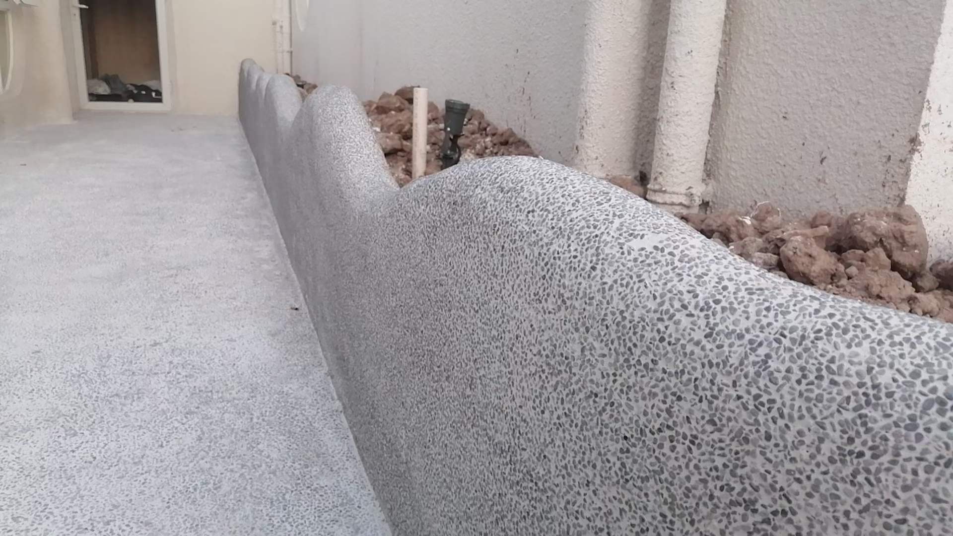 露骨料透水混凝土路面施工要求 泰科石坐凳 弧度水洗石台阶价格
