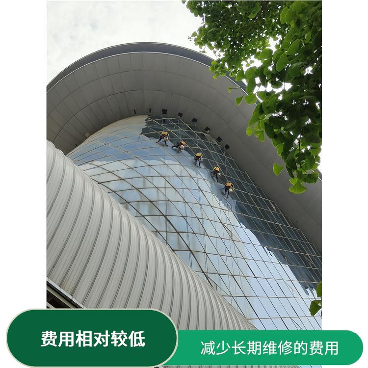 通州区建筑物外墙维修 费用相对较低 拥有多种高空作业设备