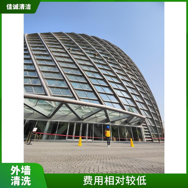 房山区厂房外墙清洗服务 费用相对较低 拥有多种高空作业设备