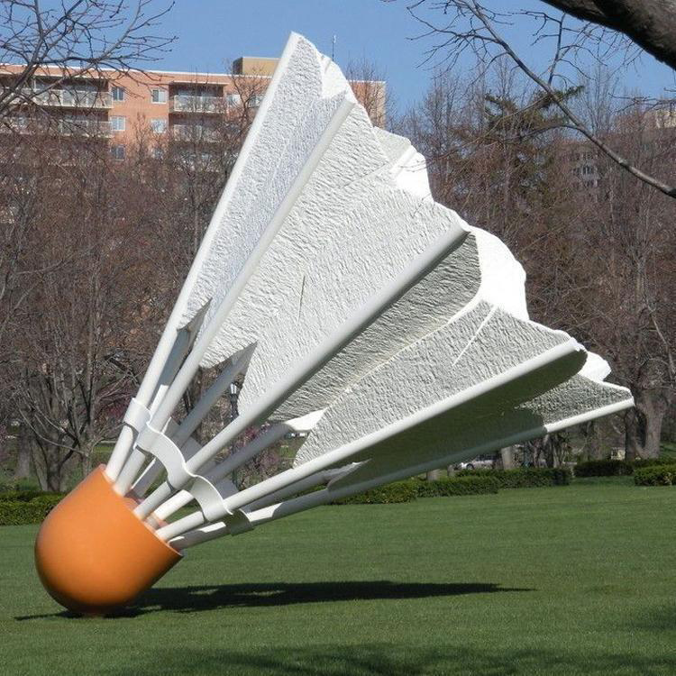 大型羽毛球雕塑定制,不锈钢镂空羽毛球摆件,城市景观雕塑厂家