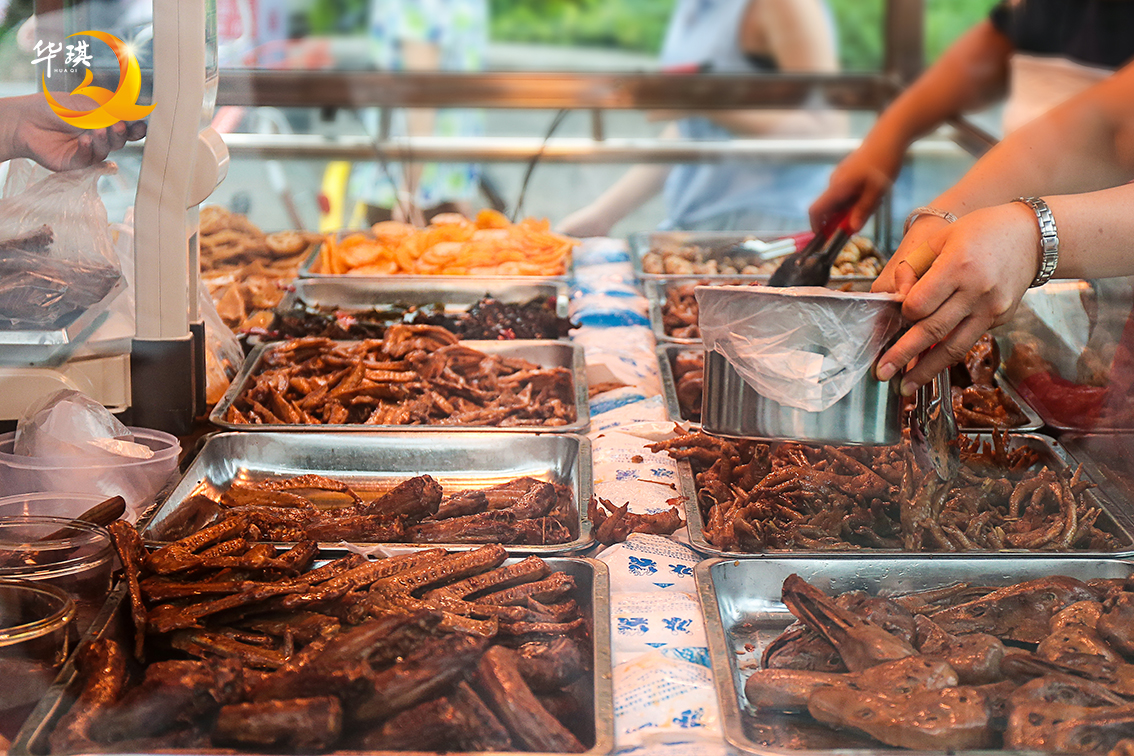 圖2：街頭各式各樣的鹵味