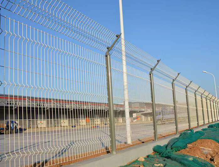 乐都县高速公路护栏网、铁丝网围栏、高速公路护栏网价格一米