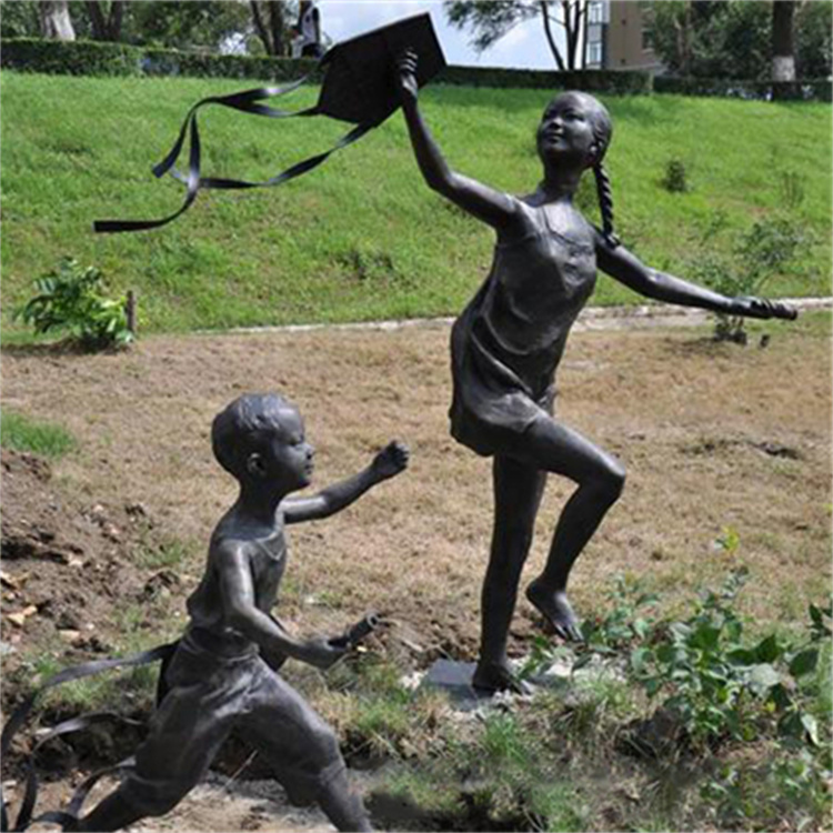 玻璃钢放风筝人物雕塑 儿童嬉戏玩耍雕塑 永景园林