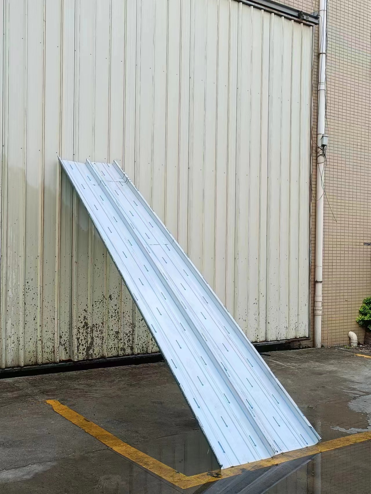 广东宝固扇形铝镁锰屋面板包安装