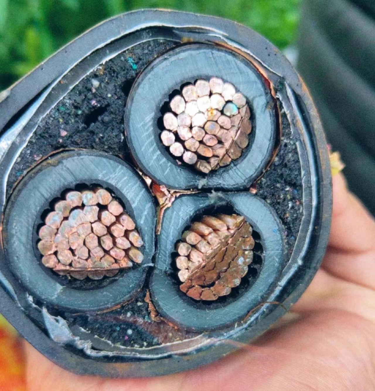 威海废旧电缆回收值的威海电线电缆回收价格