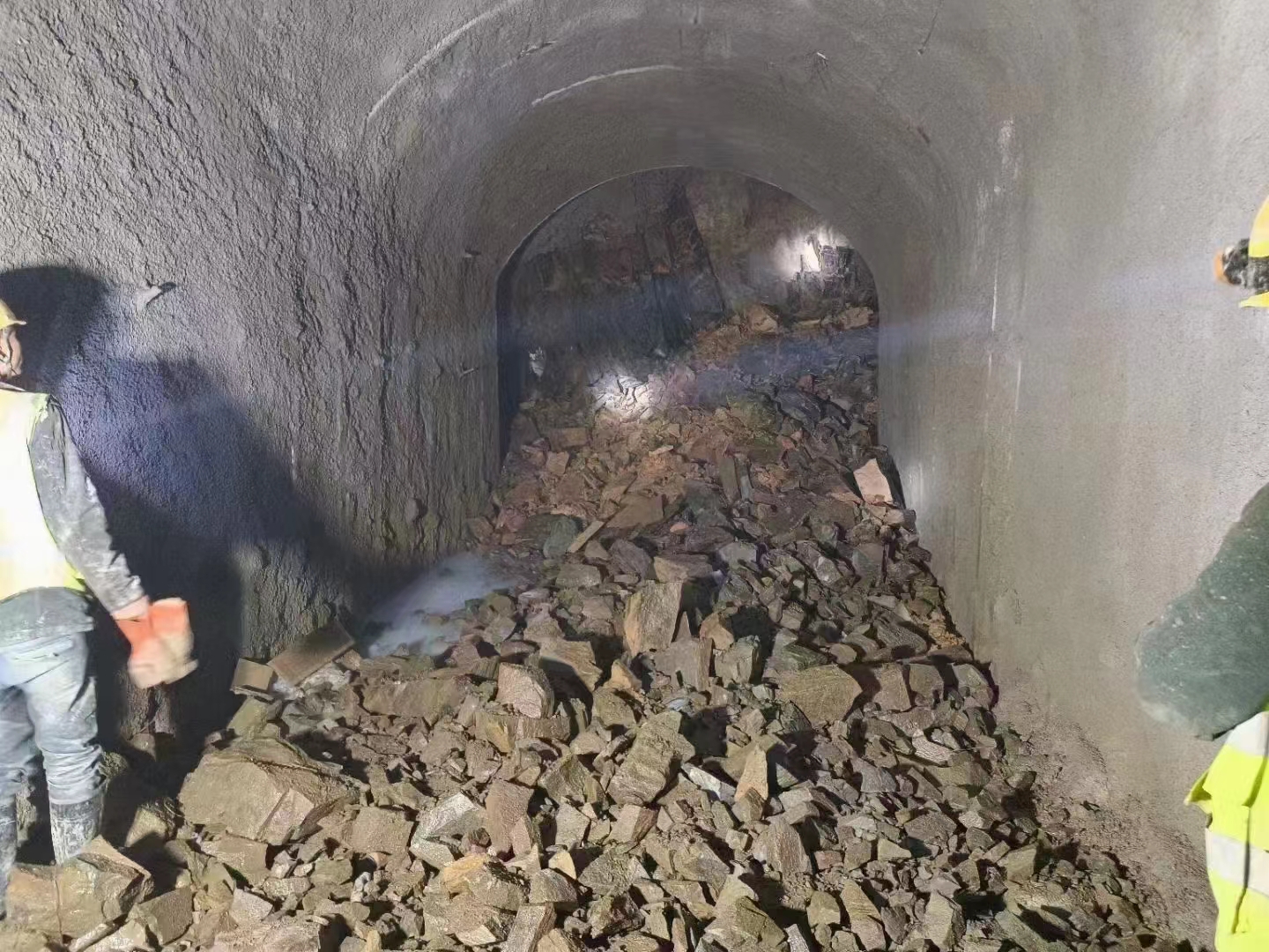 煤矿井下深孔控制预裂