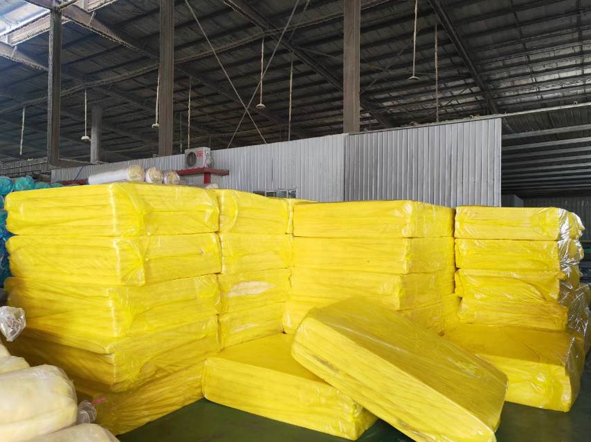 晋城厂家供应玻璃棉板 全包裹玻璃棉保温 屋顶钢结构 耐高低温 货源充足