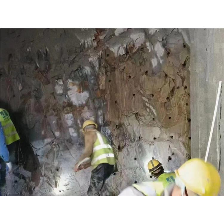 四川煤矿井下顶板拆除施工队 煤矿深孔爆破厂家